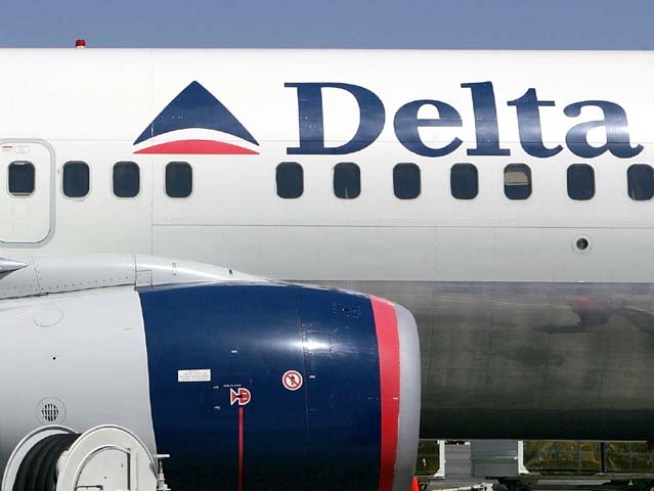 Fellow Passengers Tackle Man as Plane Lands at LAX