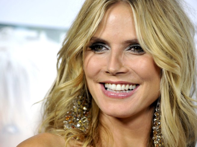 "Project Runway" Designer Dishes on Heidi Klum's Cover Dress