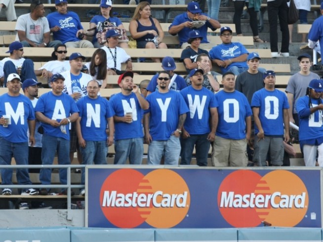 Dodgers Fever: Love Manny? Give Steve Lopez What For