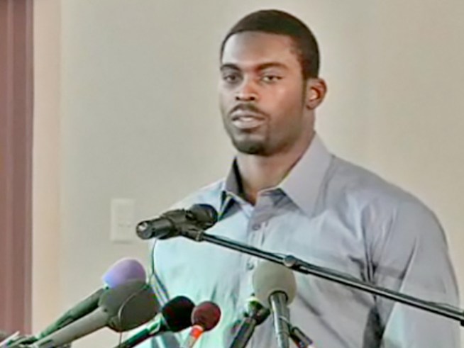 Michael Vick just returned to the NFL and took a time-out to spread an anti-dogfighting message with support from the Humane Society.