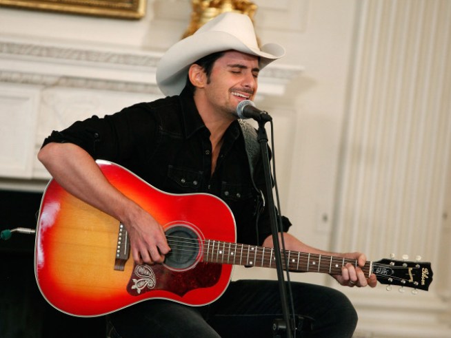 Brad Paisley Says No to Nudity