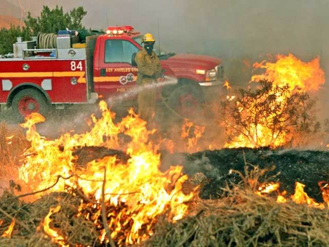 Pendleton Fire: 900 Homes Evacuated in Yucaipa