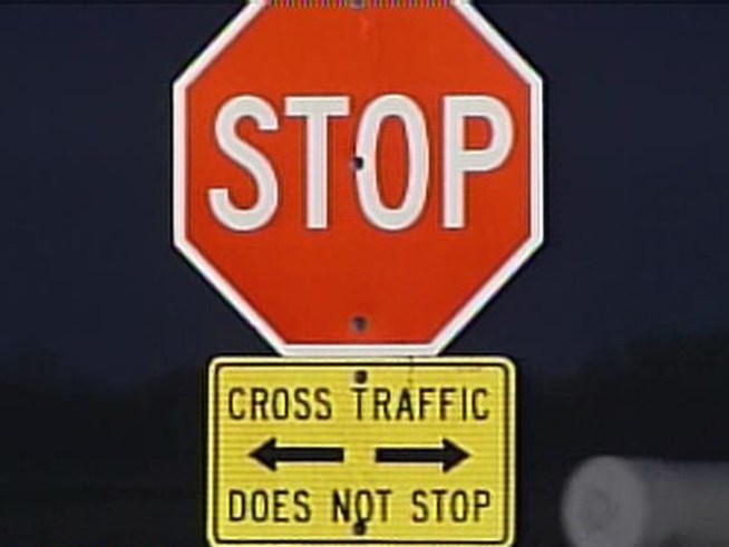 Preps for Tournament of Roses Parade Stop Traffic