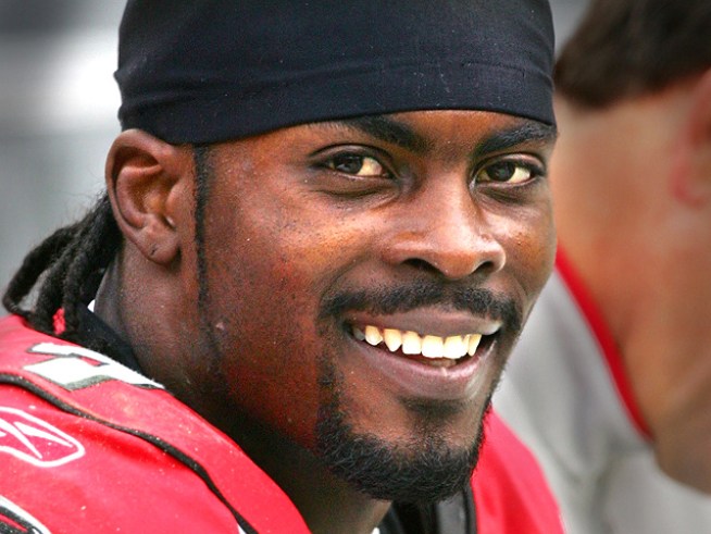 Vick Practices For First Time as an Eagle