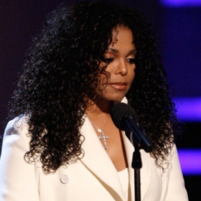 Janet Jackson On Michael: 'We Miss Him So Much'