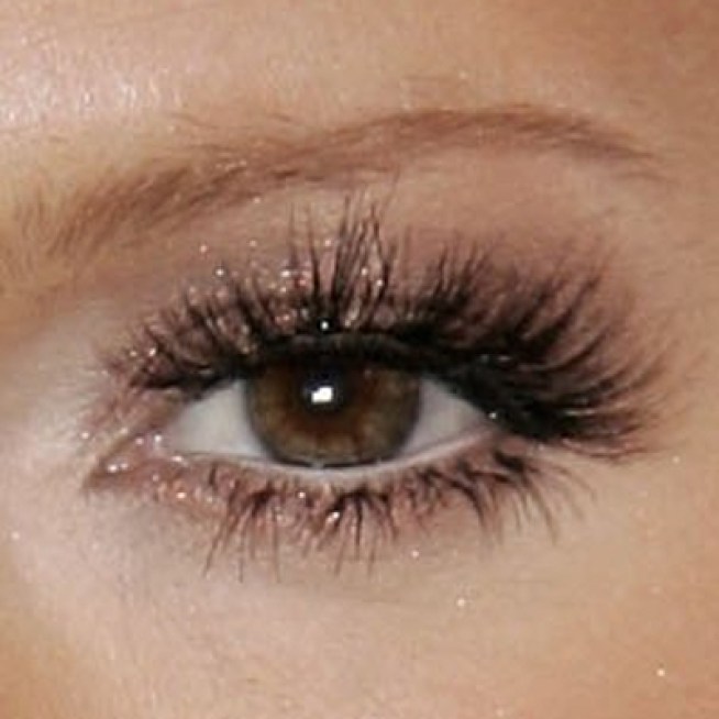 Grow Longer Eyelashes