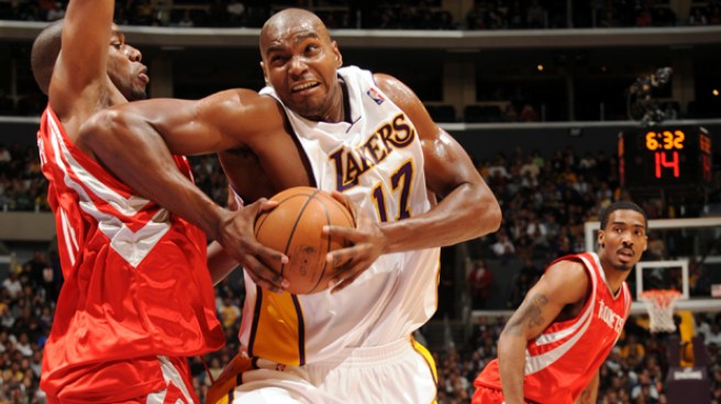 Andrew Bynum Is A Beast