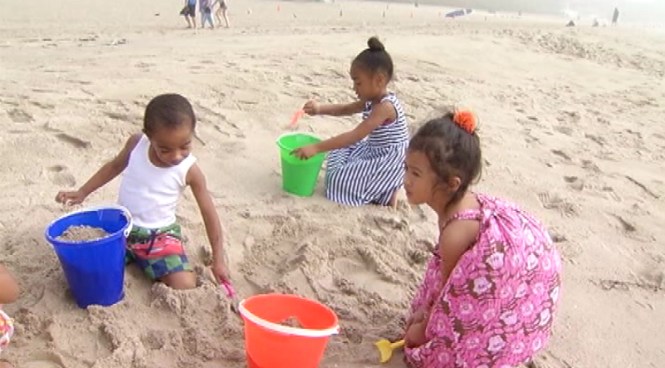 Nicki Howitt, of Gardena, says her grandchildren -- in their sundresses and shorts -- feel stuck one season behind two weeks before Halloween. They went to the beach on Tuesday as temperatures reached 10 to 15 degrees above normal across the city. Lolita Lopez reports from Redondo Beach for the NBC4 News at 5 p.m. on Oct. 16, 2012.