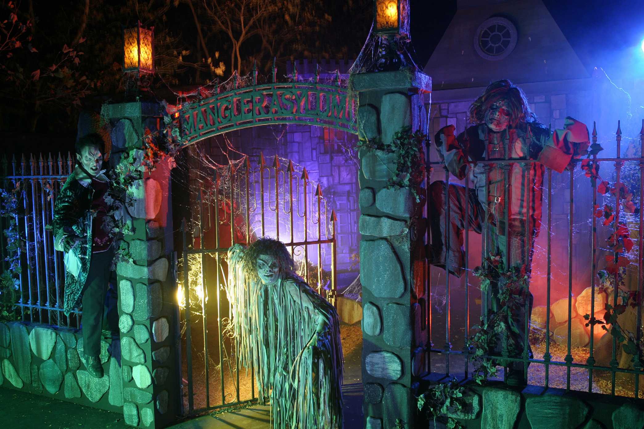 Halloween Fans, Knott’s Scary Farm Is Hiring – NBC Los Angeles