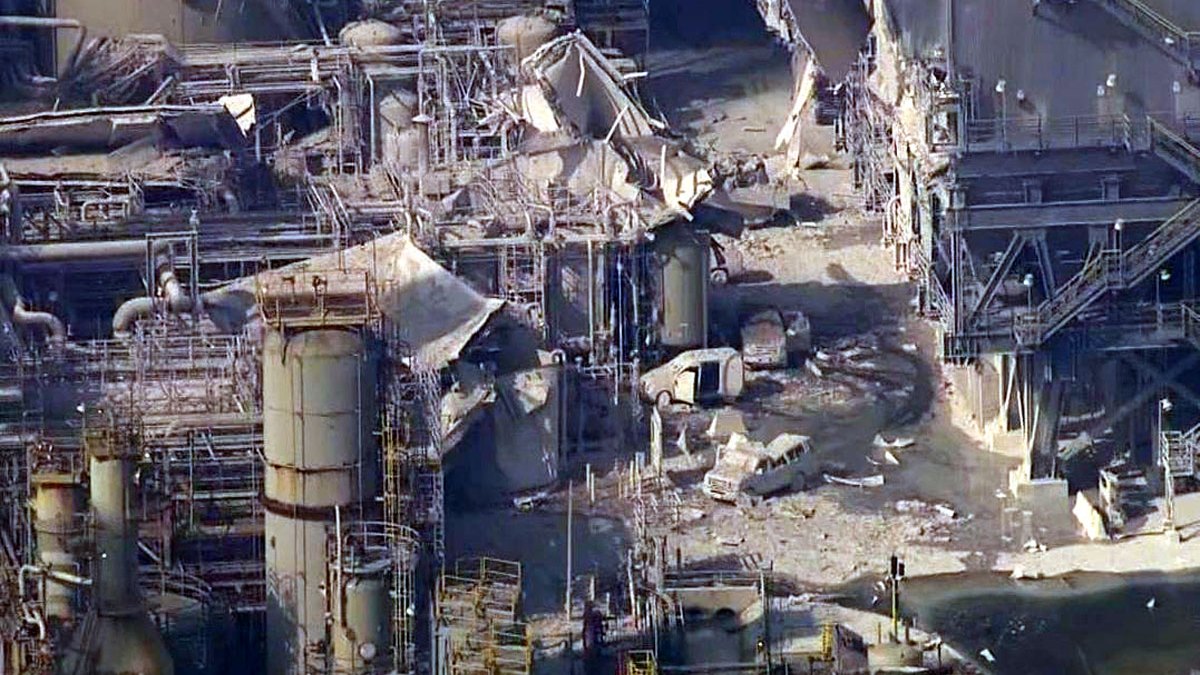 Explosion Rips Through Torrance Refinery, Shakes South Bay NBC Los