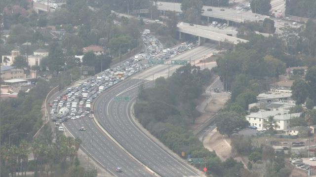 10-16-15-101_Fwy_Traffic