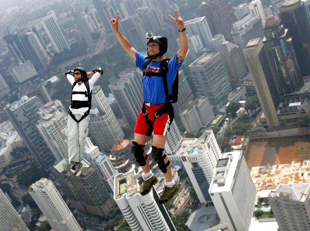 102509 Base Jumper