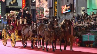 112217-hollywood-christmas-parade-for-web1