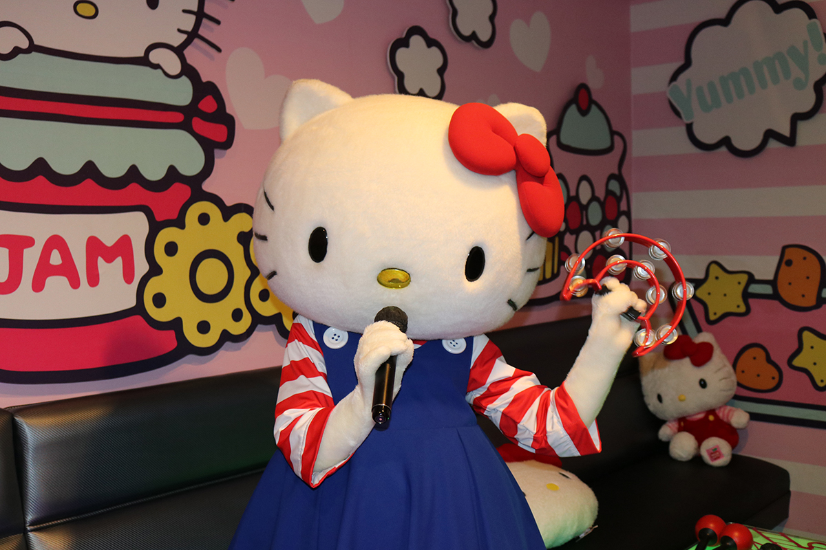 Food, Merch and Photo Ops: Sanrio Opens New Hello Kitty Hollywood