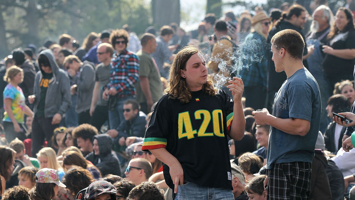 4 20 джа. 420 (Культура употребления марихуаны). Фестиваль 420. 420 Америка. 4:20 Фото.