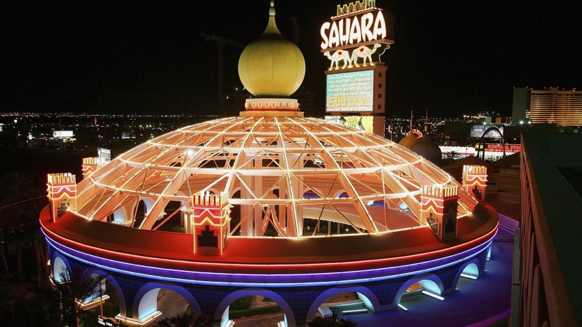 53160198EM026_Las_Vegas_Str