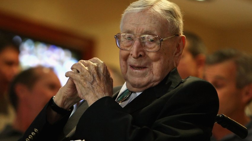 83546145CP045_John_Wooden_C