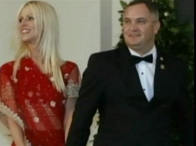 847006_W5PGORDONWHITEHOUSEPARTYCRASHERSPKG_640x480