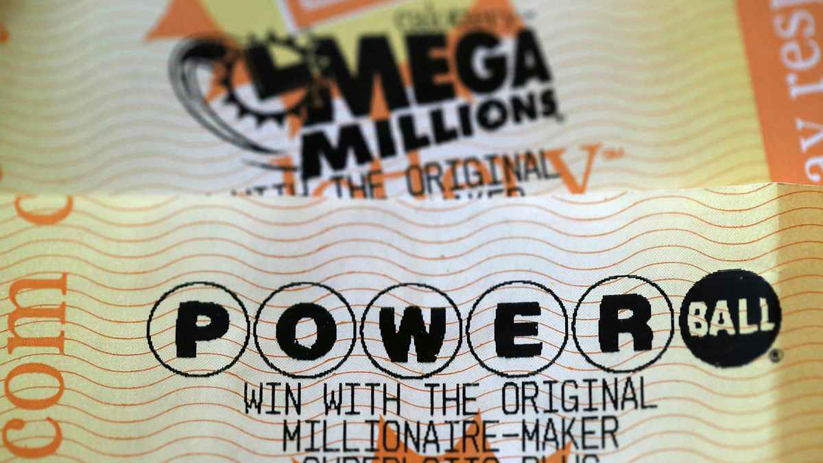 Mega Millions Jackpot Jumps to $970 Million, Powerball at $430 Million