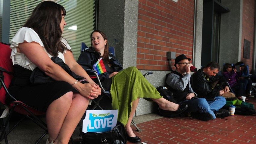 Judge Strikes Down Oregon Gay Marriage Ban Nbc Los Angeles