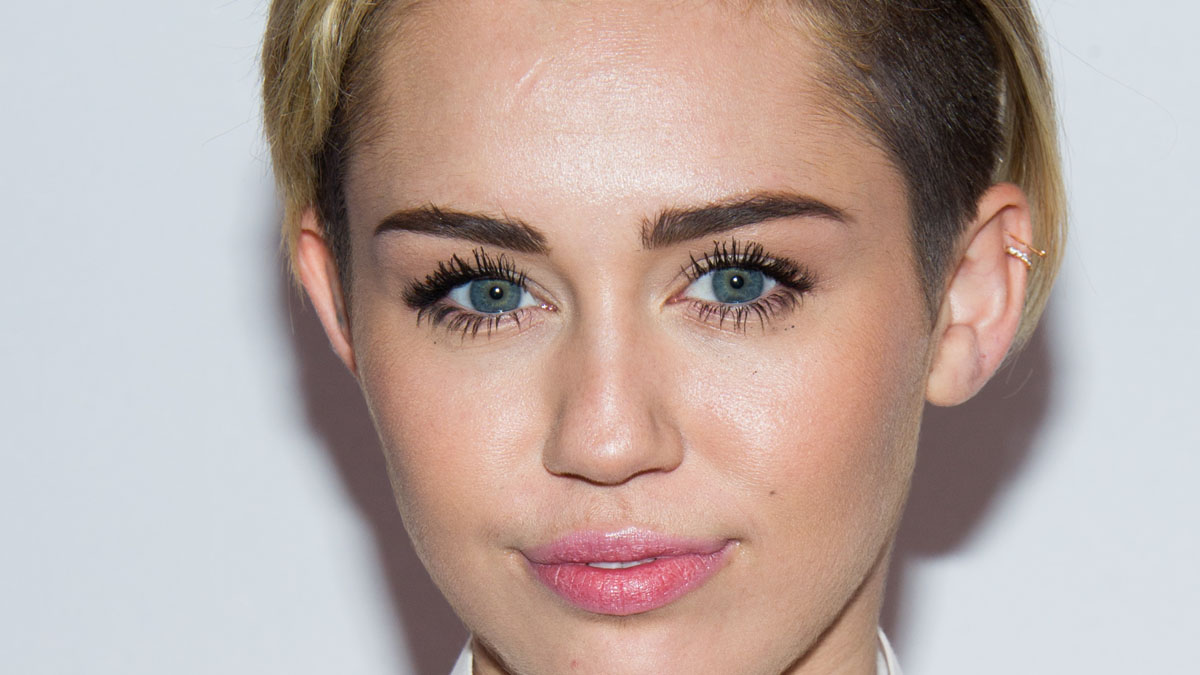 Miley Cyrus Hospitalized Fans React Nbc Los Angeles