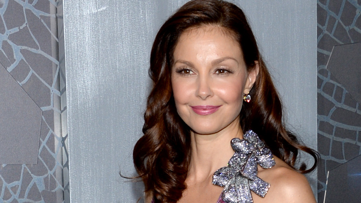 Ashley Judd Says She’s ‘Drowning in Trauma,’ Shares New Photos of Her