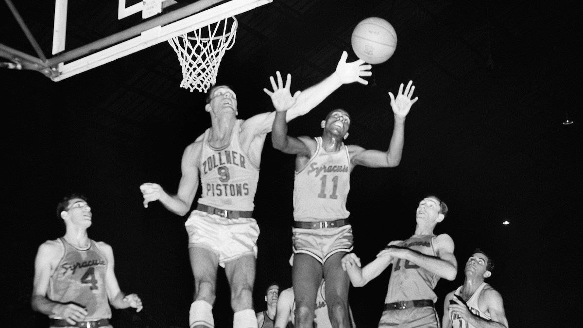 Earl Lloyd, First Black NBA Player, Dies at 86 – NBC Los Angeles