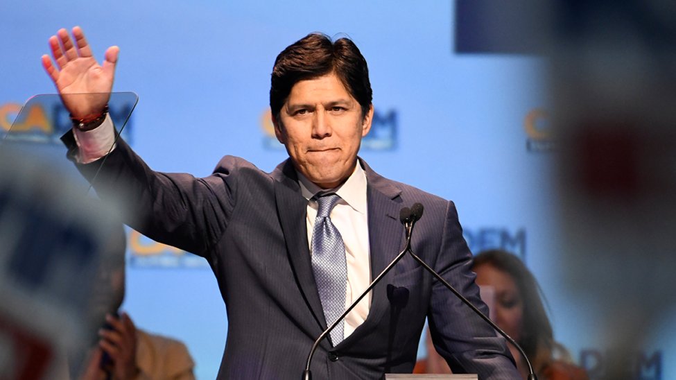 Kevin Delo Kevin de León Sworn Into City Council, Acknowledges Work Ahead – NBC ...