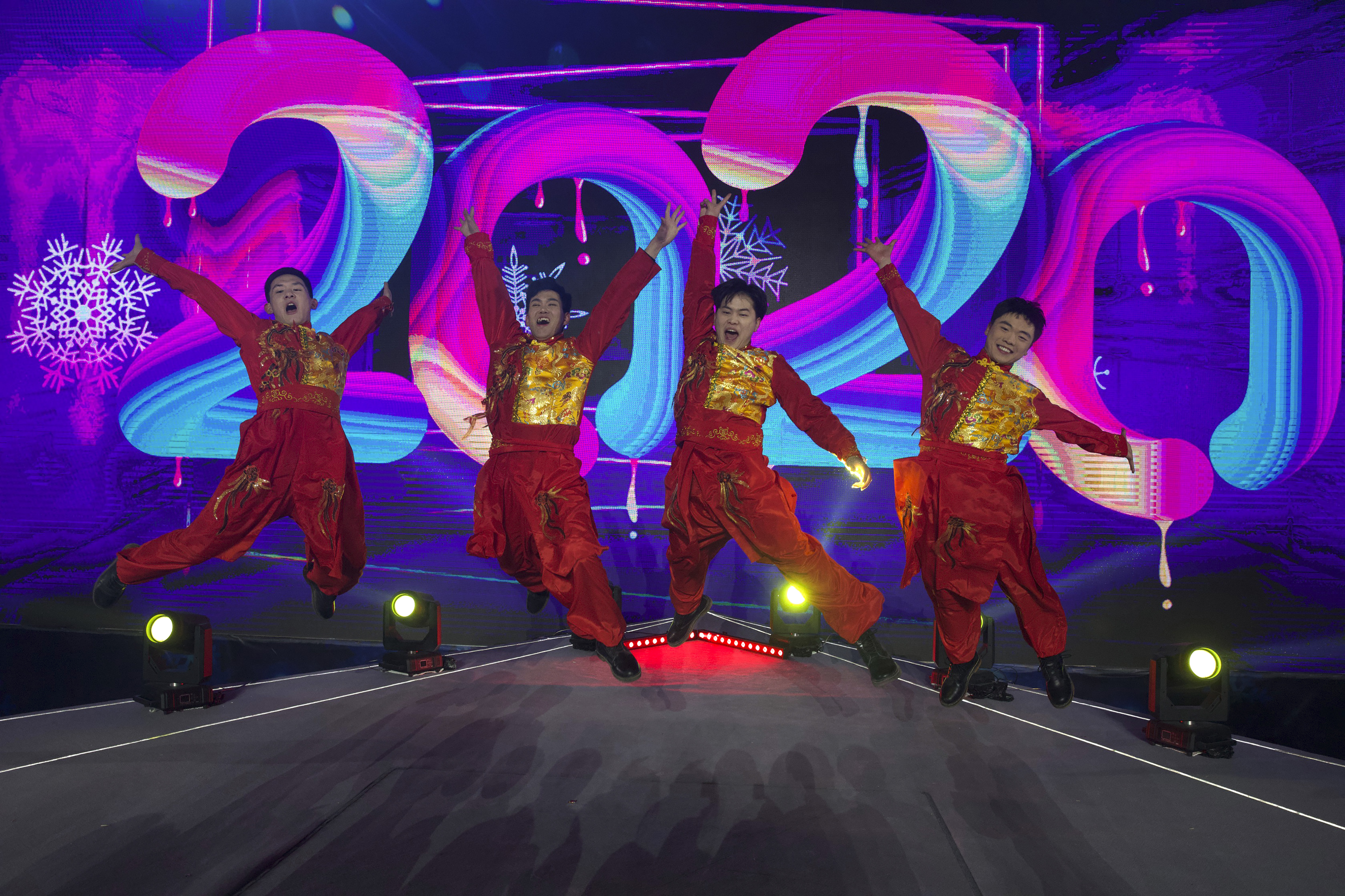 Nationwide eve Pictures From 2020 New Year’s Eve Celebrations Across the World – NBC Los Angeles