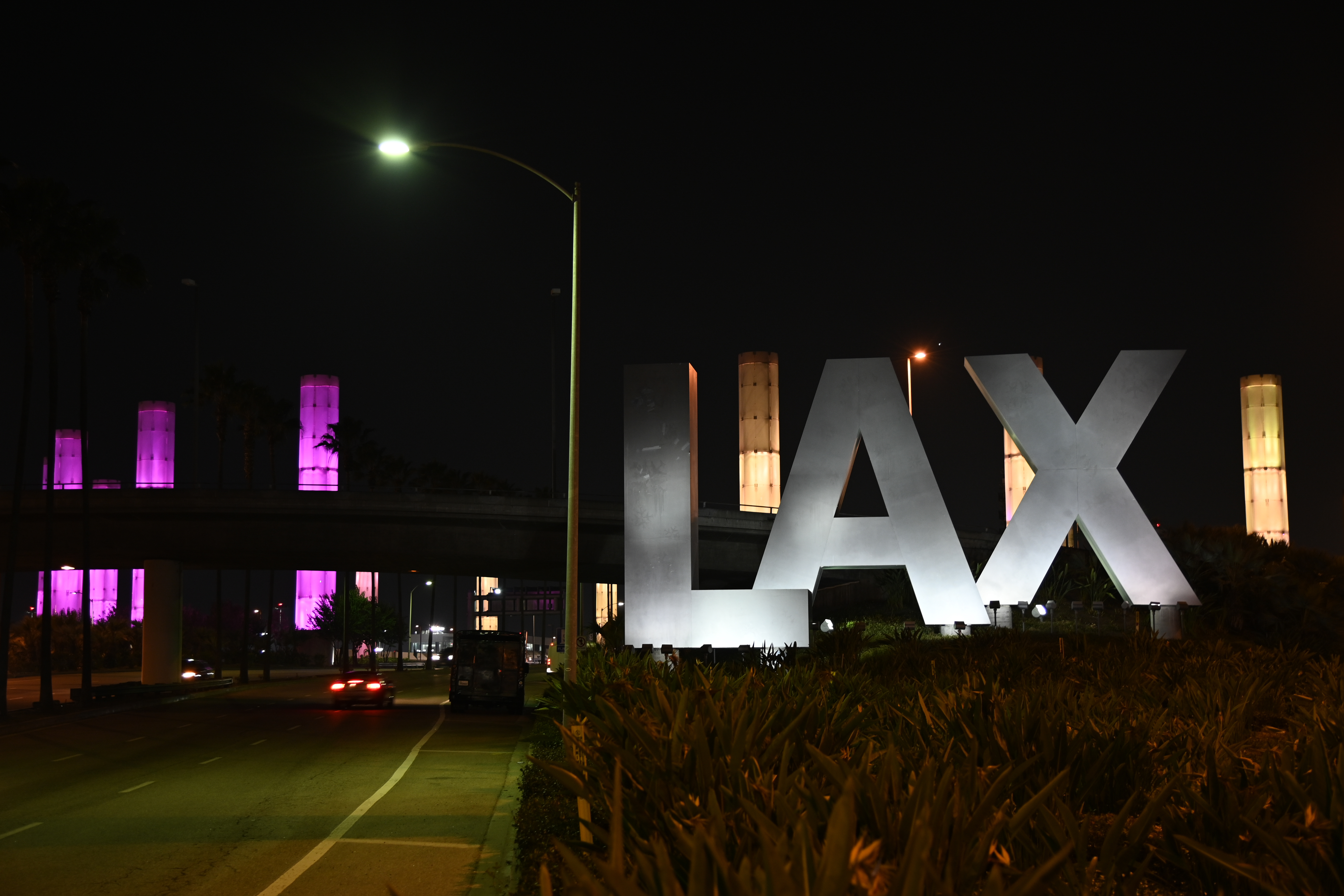 Landmarks Light Up In Honor Of Kobe Bryant Nbc Los Angeles