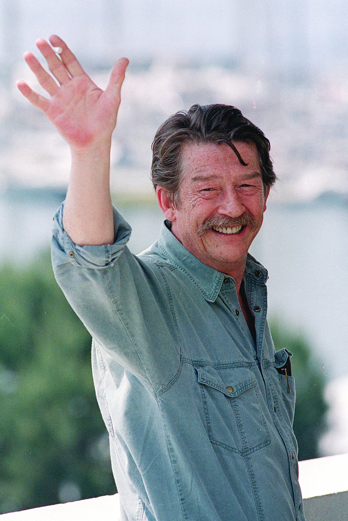 British Actor John Hurt, Star of 'The Elephant Man,' Dies at 77 – NBC Los  Angeles, image size:1200x1799