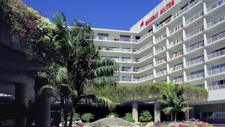 BeverlyHiltonExterior