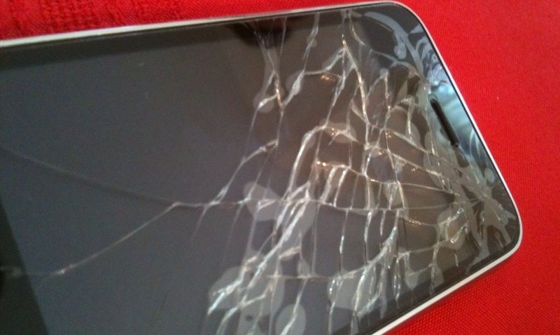 Cracked_iphone
