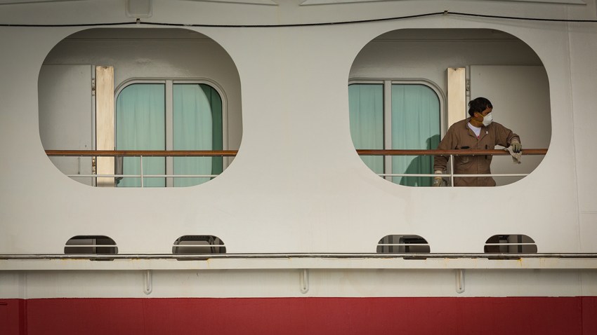 US Lawmakers Open Probe Into Coronavirus Infections on Carnival Cruise Ships 1