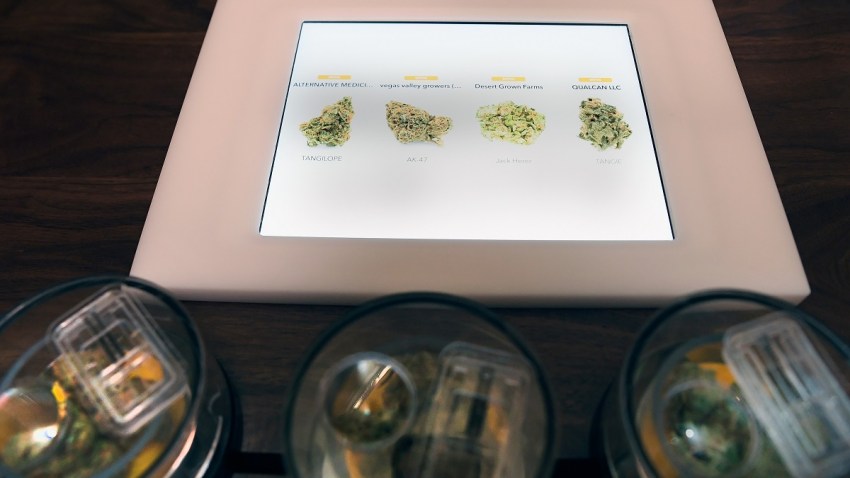 Cannabis-banking-reform-1002203486