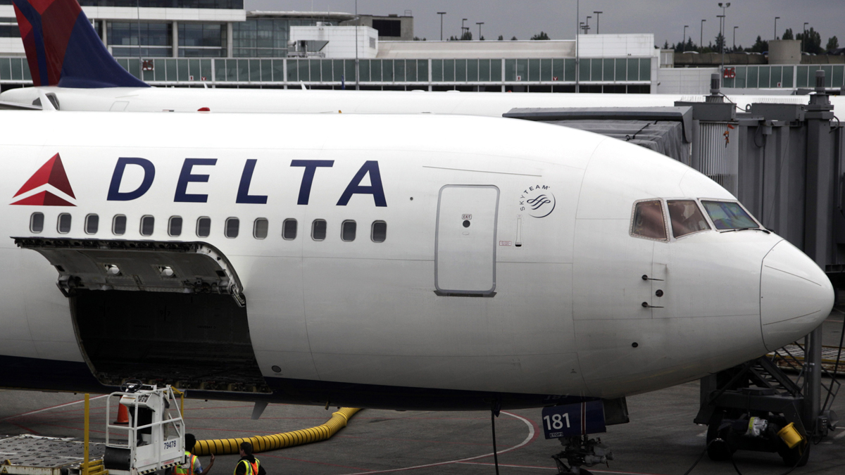 How to Complain to Delta Air Lines