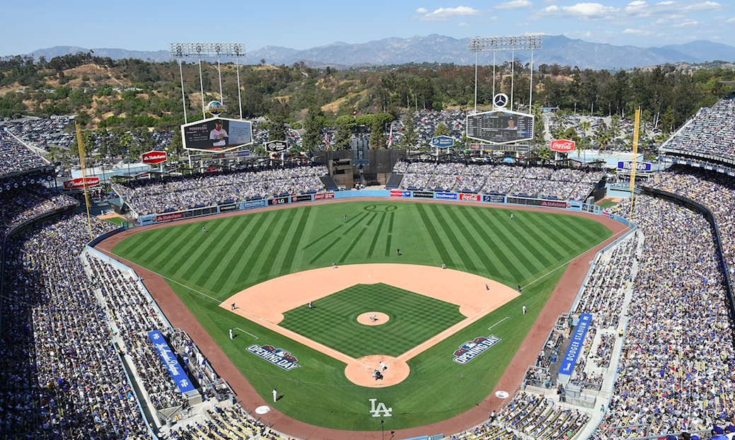 LA DODGERS: How to do a STADIUM TOUR and TIPS on attending a game! 