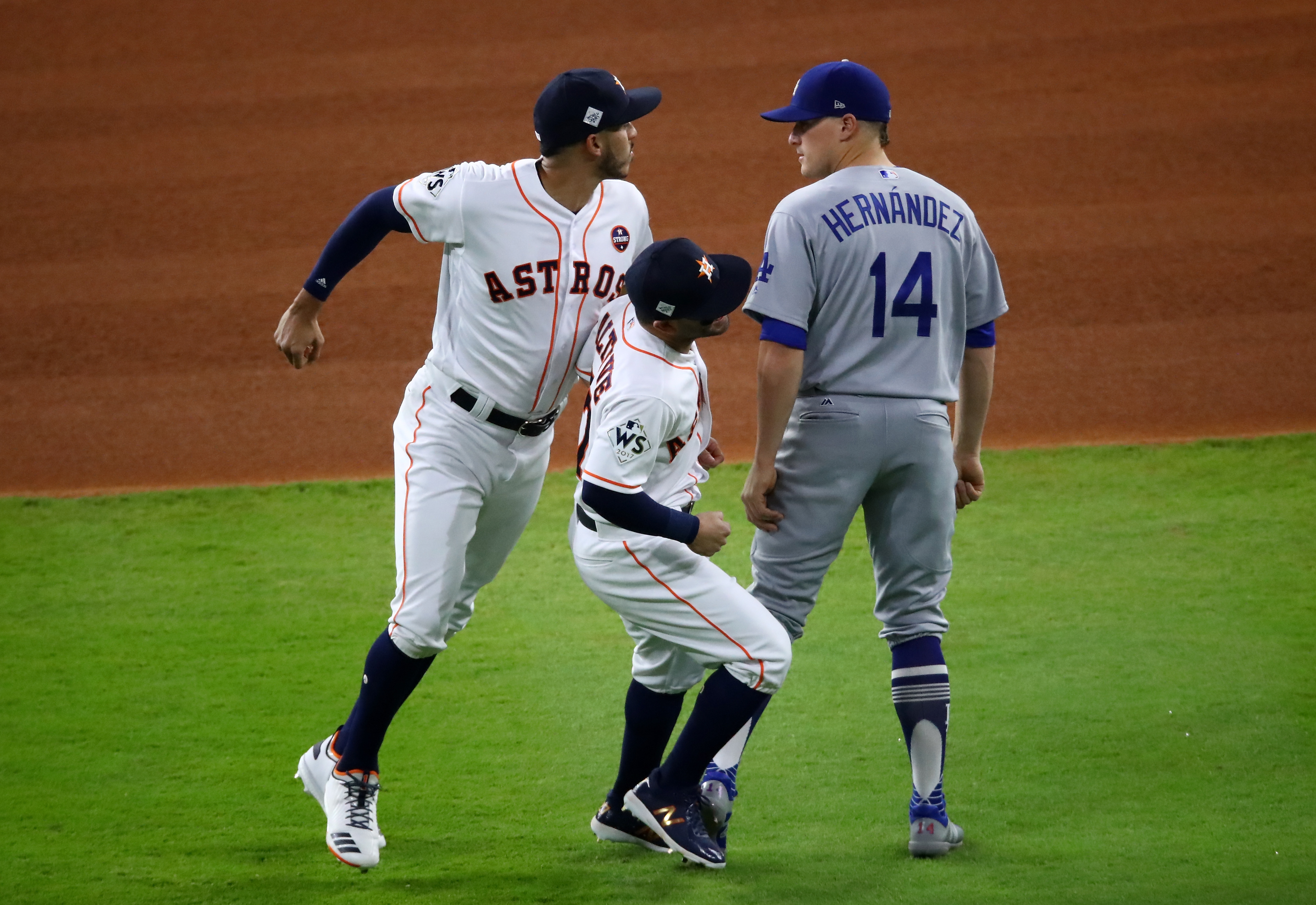 World Series video shows possible Astros cheating setup