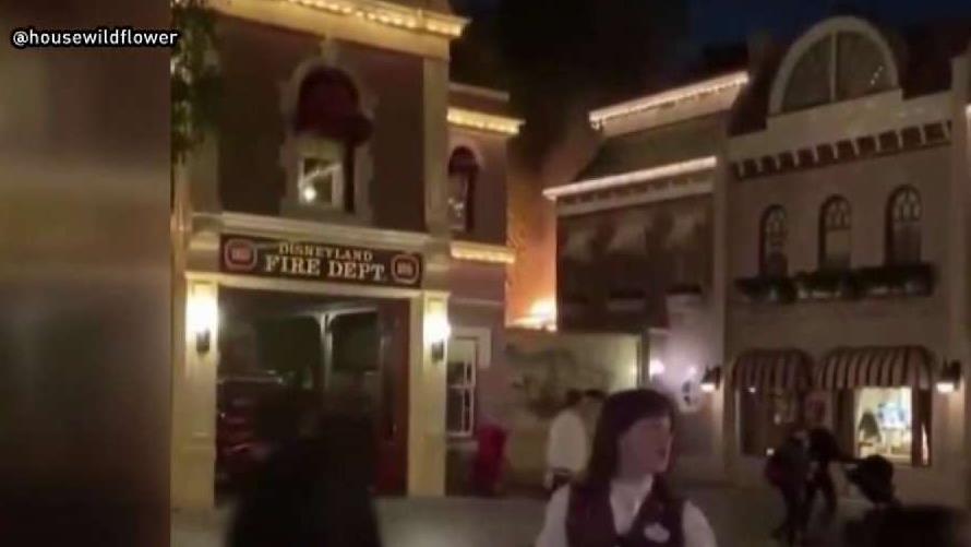 Fire Causes Disneyland Power Outage Nbc Los Angeles