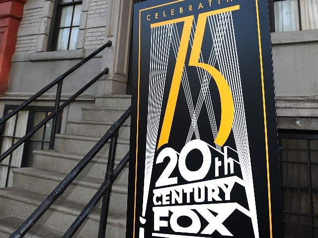 Fox_101222658