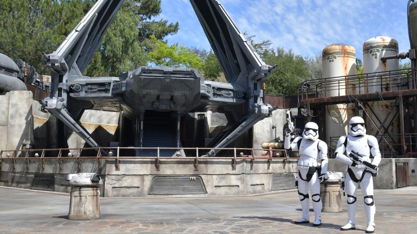 Star Wars Galaxy's Edge 1152524420