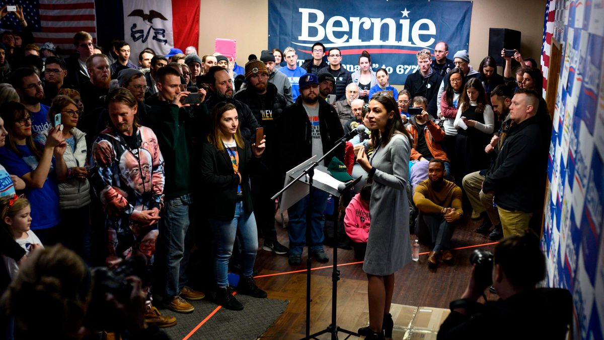 Volatility Defines Democratic Race as Candidates Flood Iowa 1