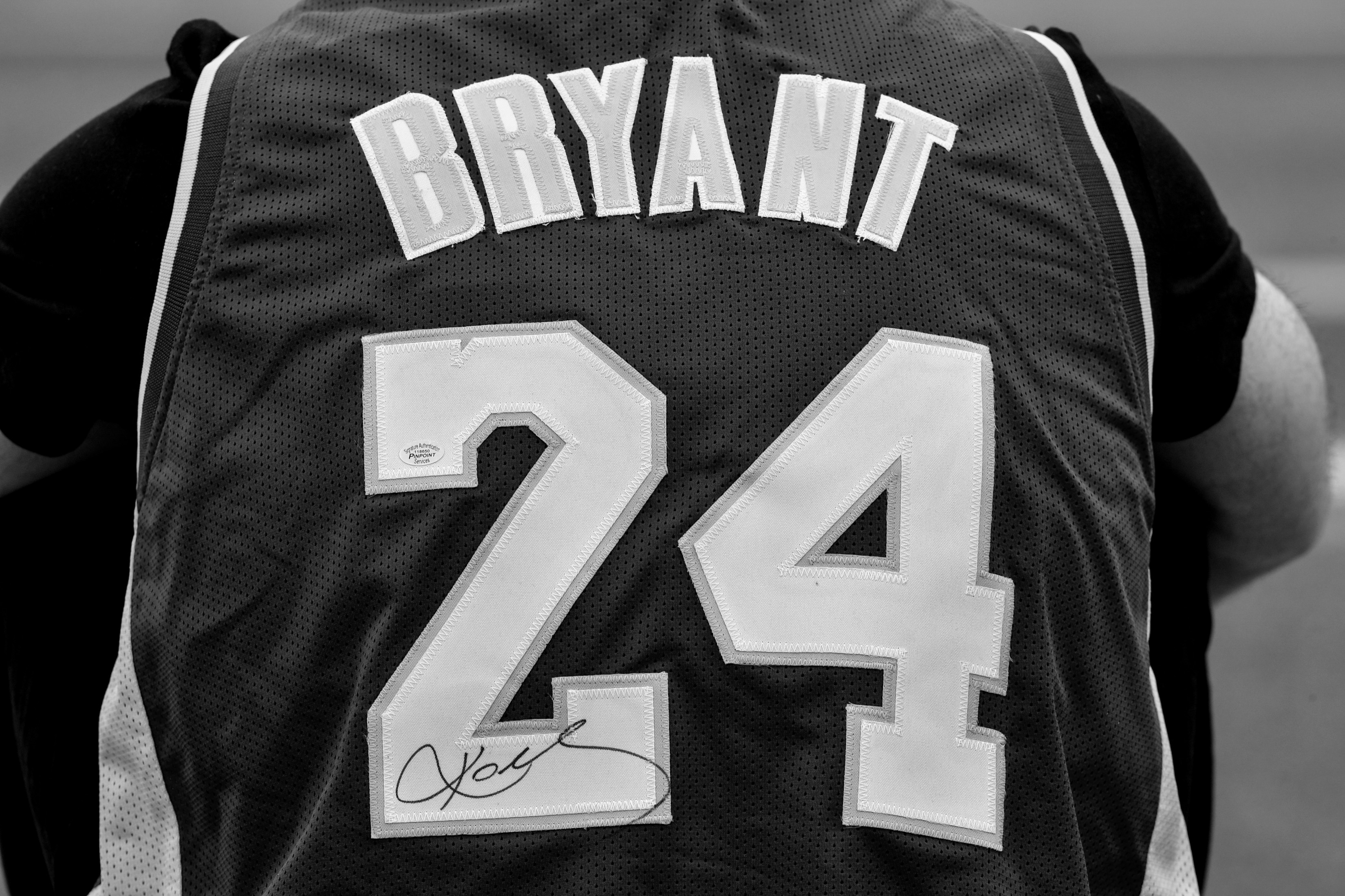 Kobe Bryant Signed Game-Worn Jersey to Be Auctioned Off, Could