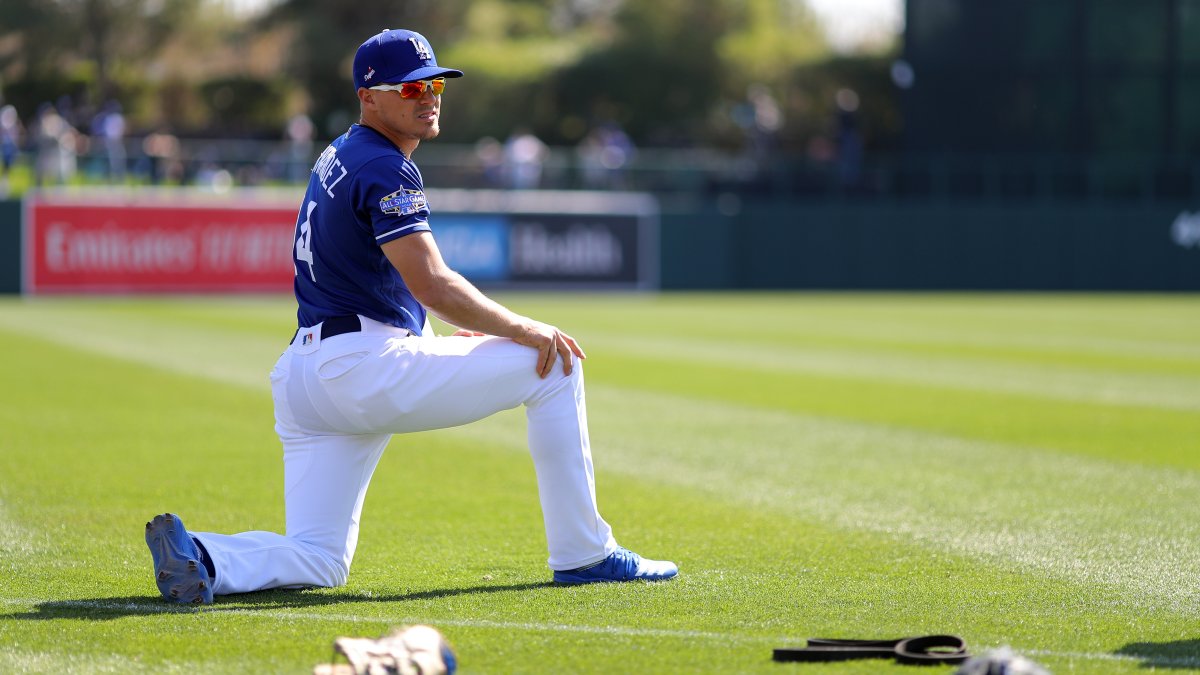 Dodgers Utility Player Enrique Hernandez Has A New Swing And A New Opportunity Nbc Los Angeles