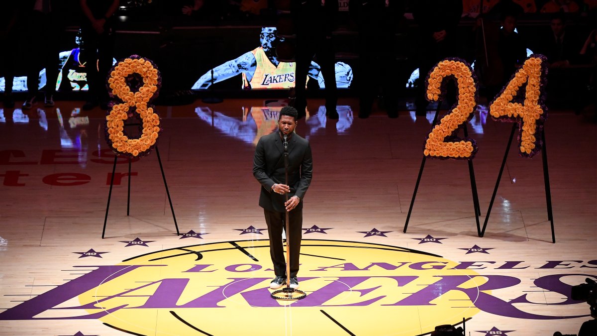 Kobe Bryant delivers heartfelt speech after final game