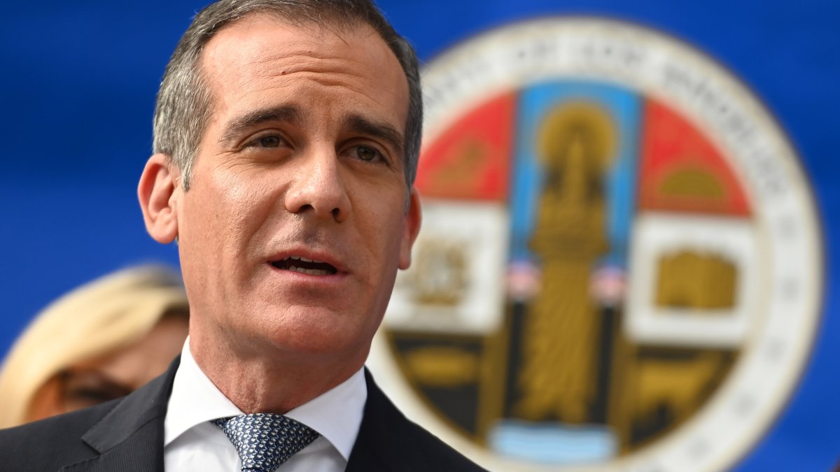 Conservative Group Plans Another Protest Outside Mayor S Official Residence Nbc Los Angeles