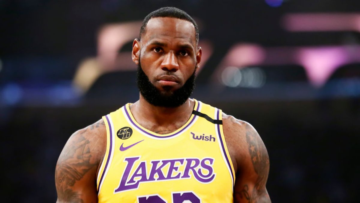 Video: Lakers' LeBron James Narrates Nike Commercial About Coming