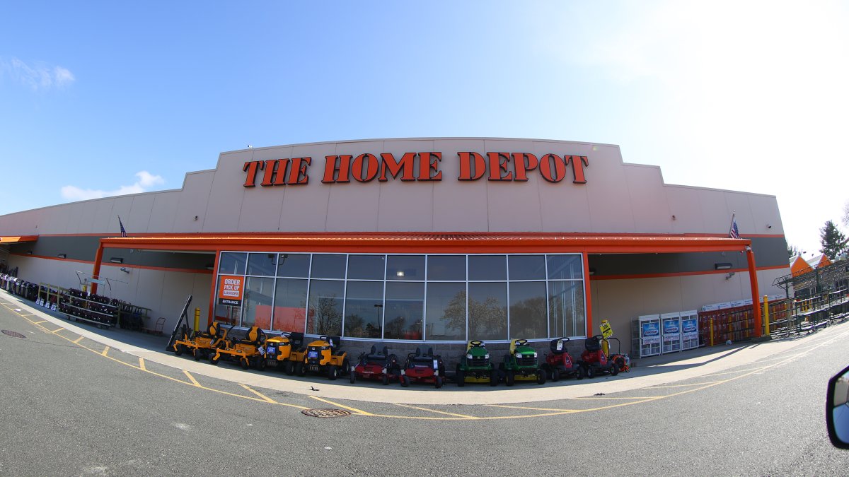 Home Depot Adjusts Its Hours Giving Staff More Time To Clean And Re Stock Nbc Los Angeles