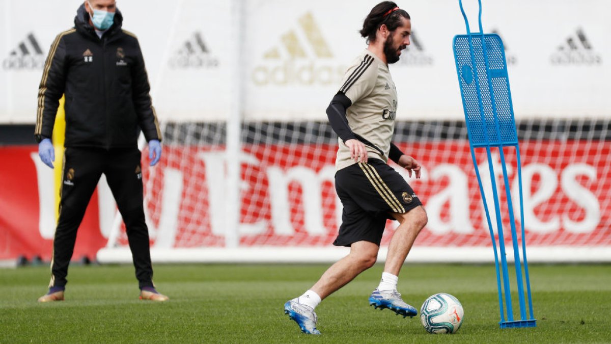 Real Madrid, Barcelona and All Spanish League Teams Cleared to Start