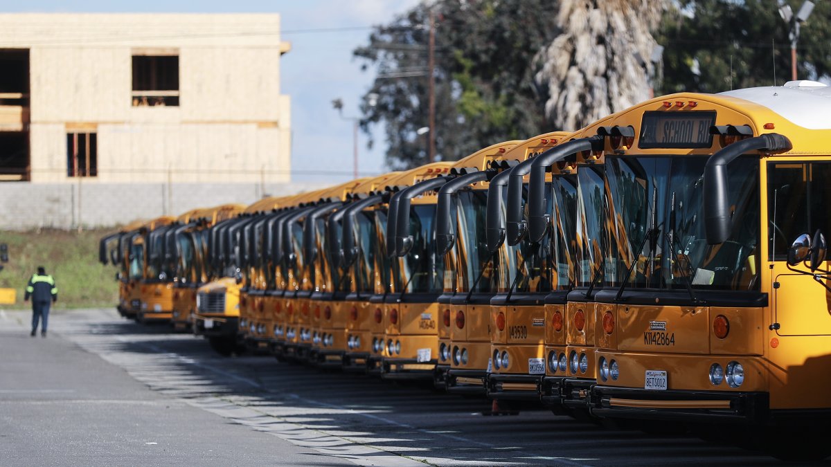 What to Know About the LAUSD’s Coronavirus Response Hotlines, Student